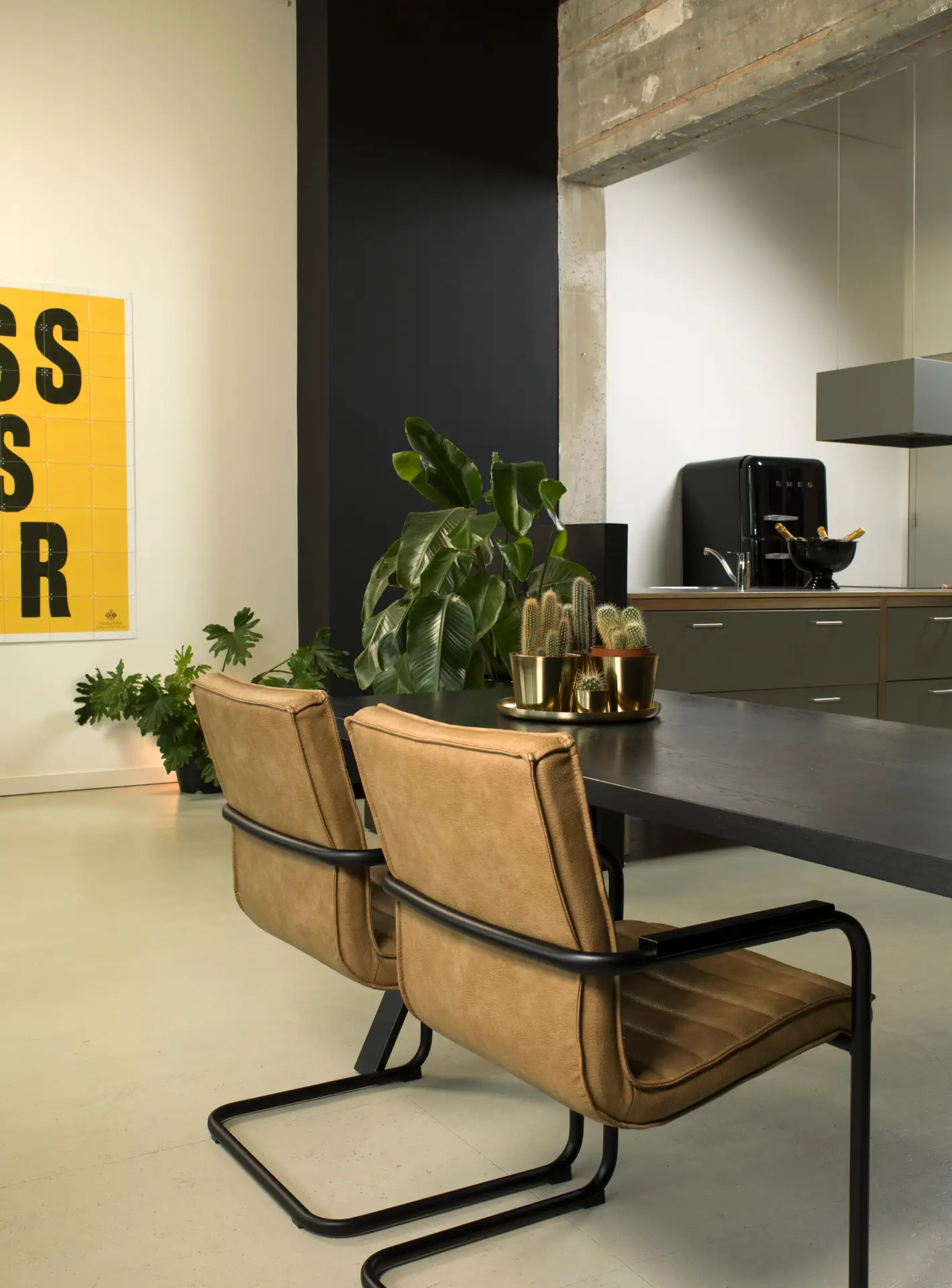 Salle à manger avec cuisine commune pour entreprise