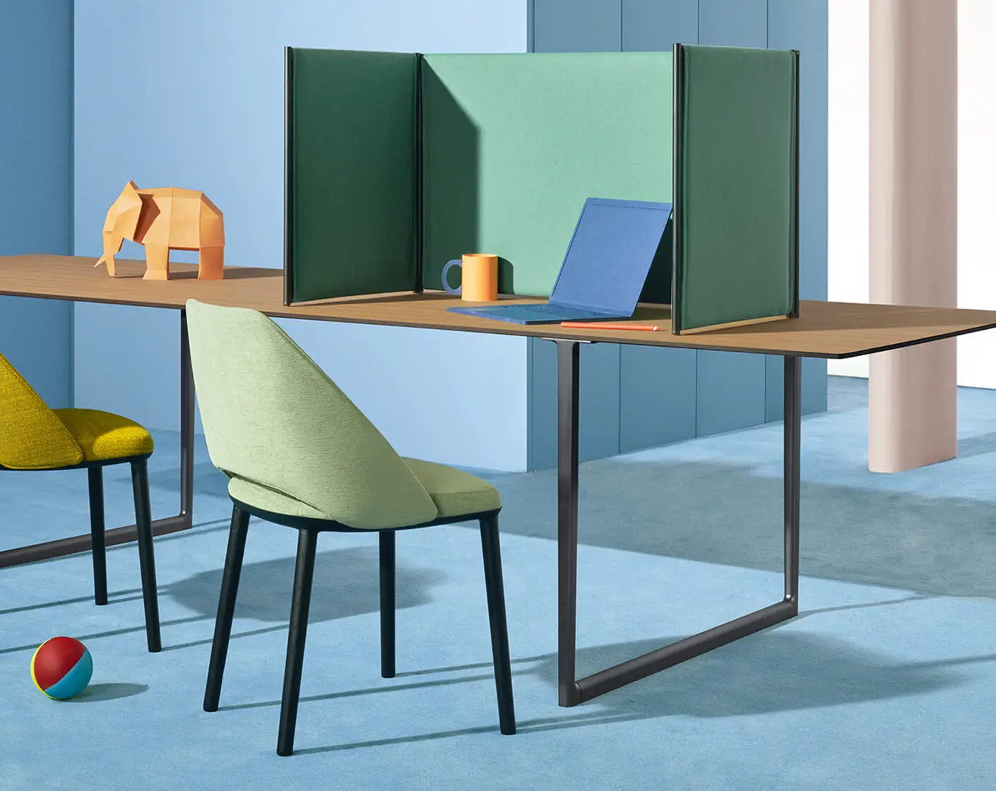 Pedrali : bureau coloré