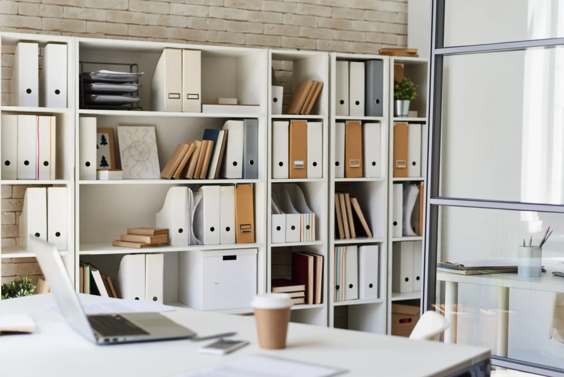 Organiser son espace bureau au travail