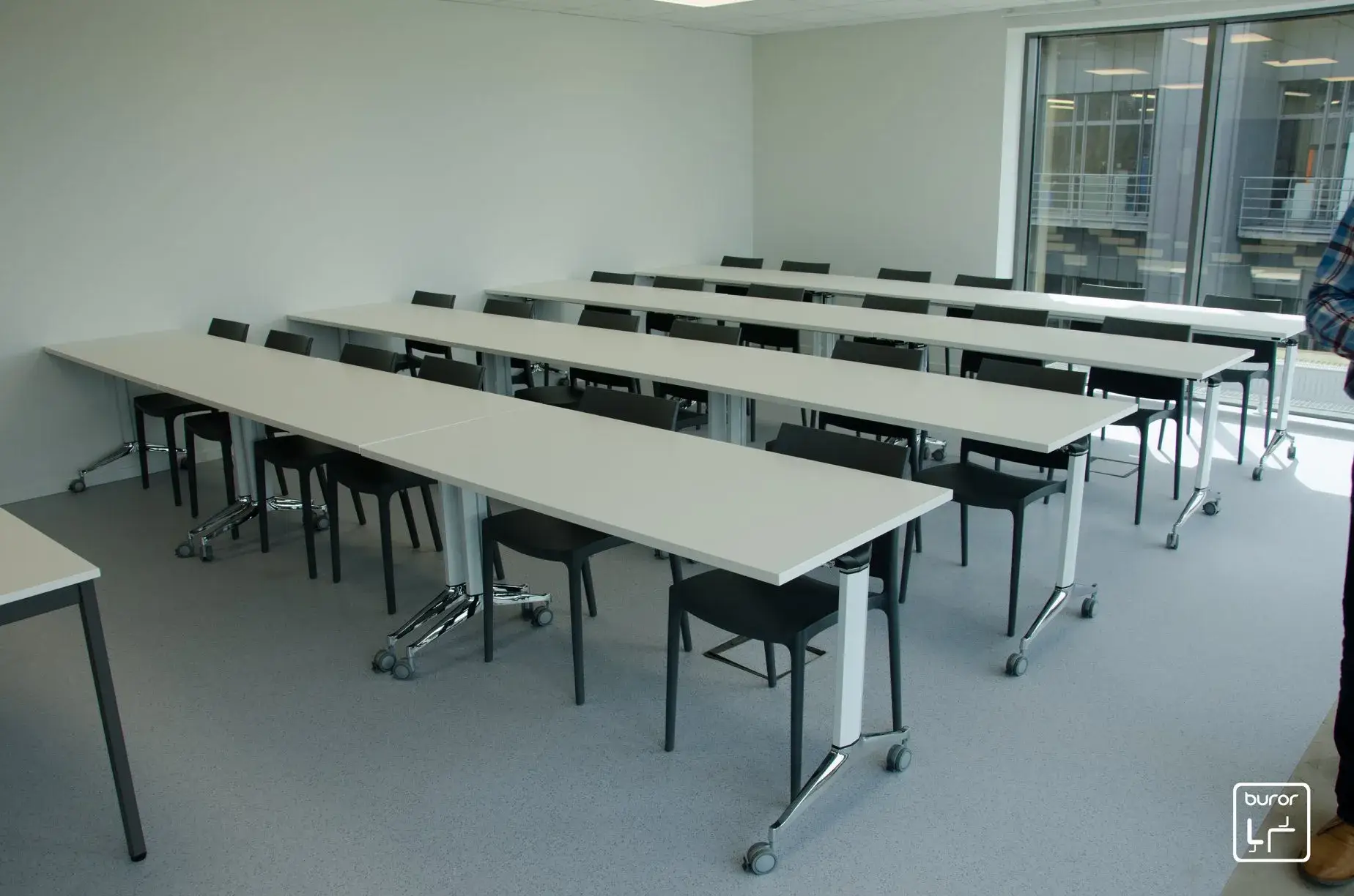 Tables polyvalentes pour étudiants